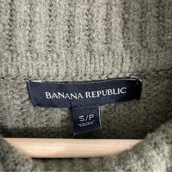Banana Republic Crossover Turtleneck Sweater Womens S Army Green Merino Wool GUC - Picture 10 of 12